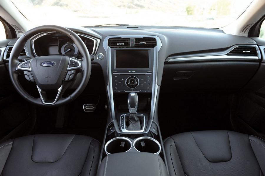  Ford Fusion 2013 года  (US) (фото 176 из 202)